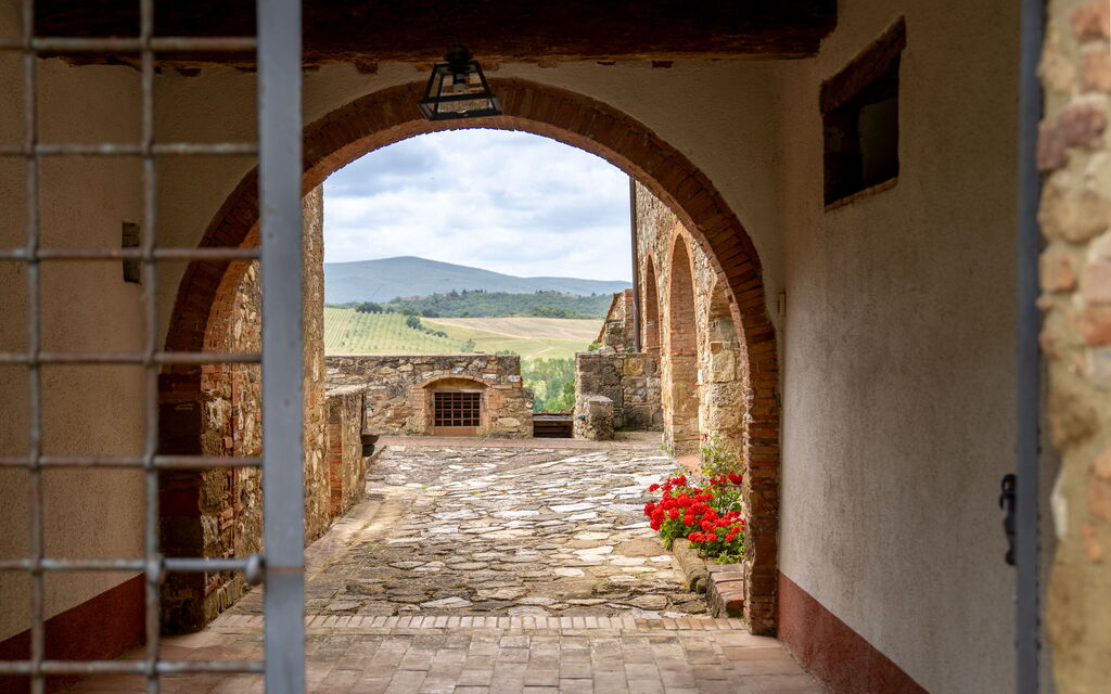 In the Heart of Chianti, Pool, Wifi, View - Lilliano: Autunno, Estate, Esterni, Primavera