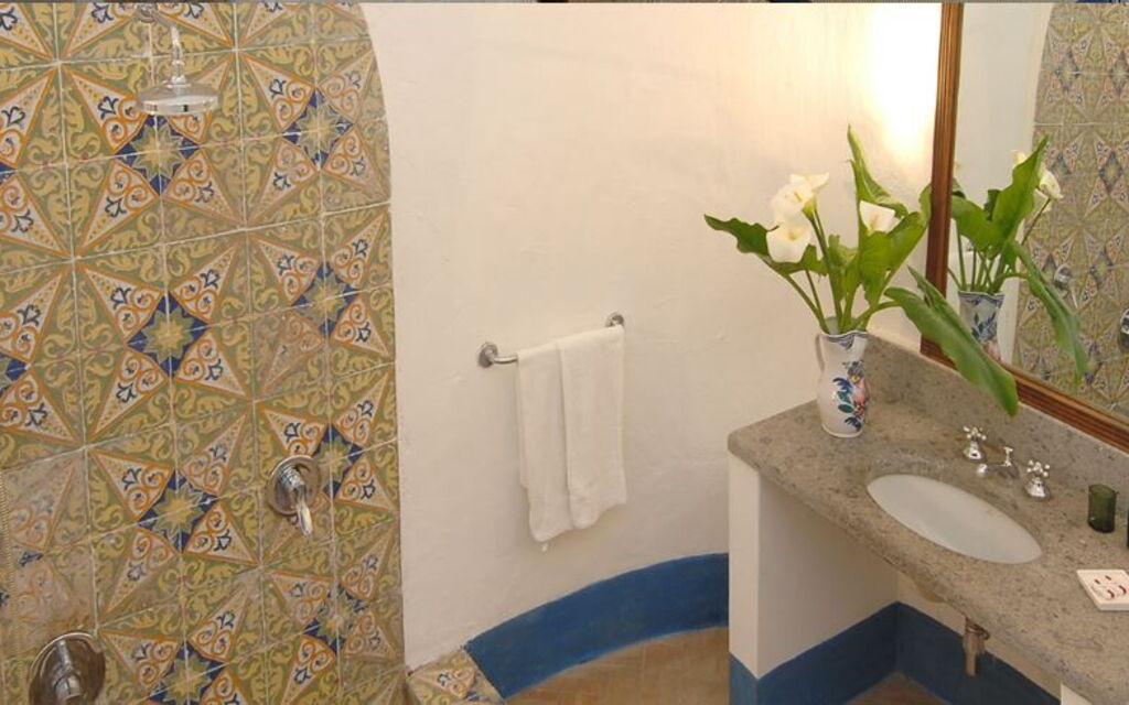 Torre Sponda - Torre, Private Beach: Autumn, Bathroom, Spring, Summer