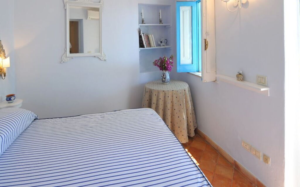 Torre Sponda - Casa Angelica, Private Beach: Autunno, Camera da letto, Estate, Primavera