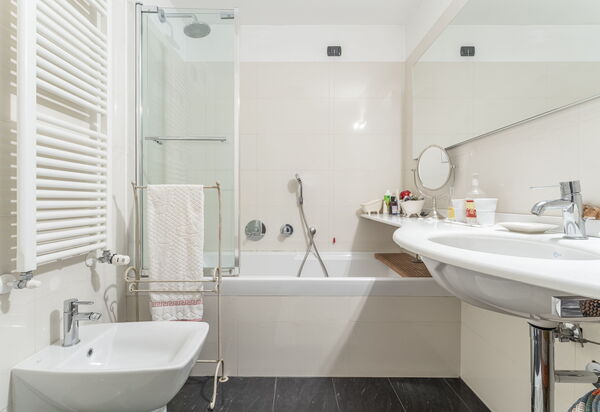 Portello Square Lux Apartment Genova: Autunno, Bagno, Estate, Primavera