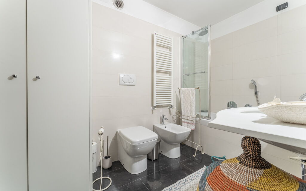 Portello Square Lux Apartment Genova: Autunno, Bagno, Estate, Primavera