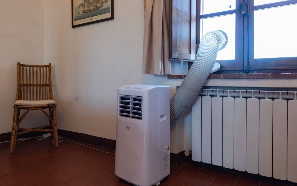 Country House In Tuscan Hills: Autumn, Spring, Summer, Winter