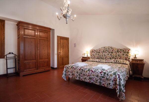 Green Hill Apartment In Tuscan Countryside: Autumn, Bedroom, Spring, Summer, Winter