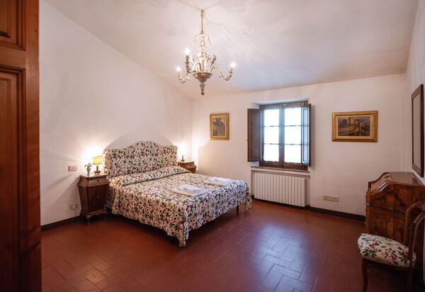 Green Hill Apartment In Tuscan Countryside: Autumn, Bedroom, Spring, Summer, Winter