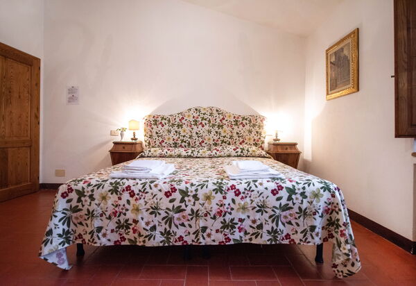 Green Hill Apartment In Tuscan Countryside: Autumn, Bedroom, Spring, Summer, Winter