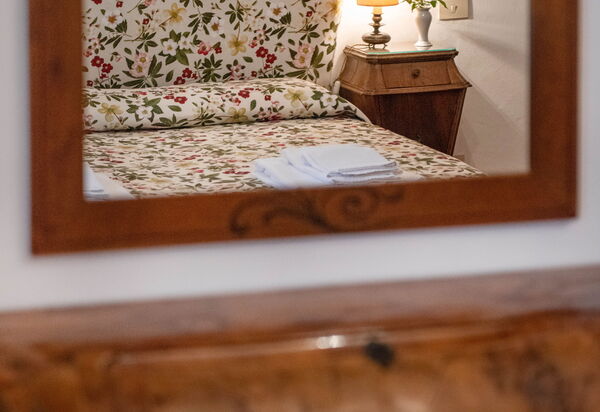 Green Hill Apartment In Tuscan Countryside: Autumn, Bedroom, Spring, Summer, Winter