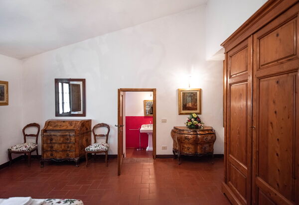 Green Hill Apartment In Tuscan Countryside: Autumn, Bedroom, Spring, Summer, Winter