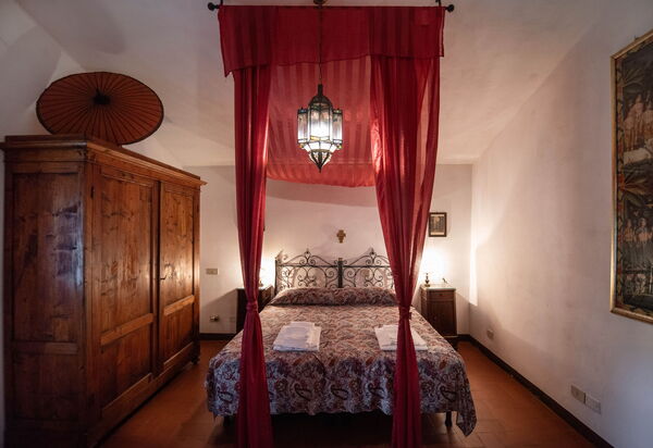 Green Hill Apartment In Tuscan Countryside: Autumn, Bedroom, Spring, Summer, Winter