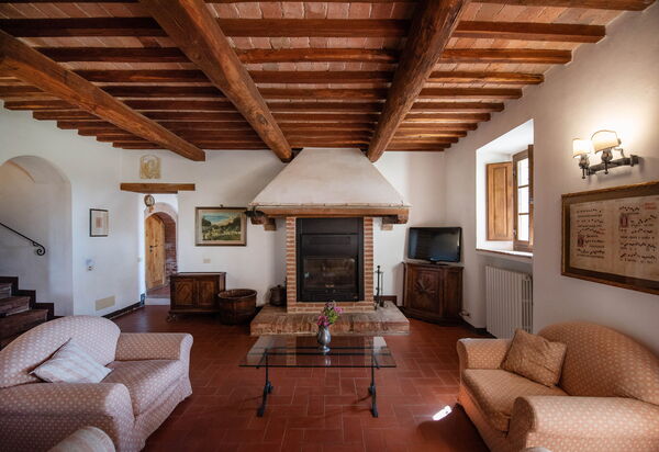 Green Hill Apartment In Tuscan Countryside: Autumn, Bedroom, Spring, Summer, Winter