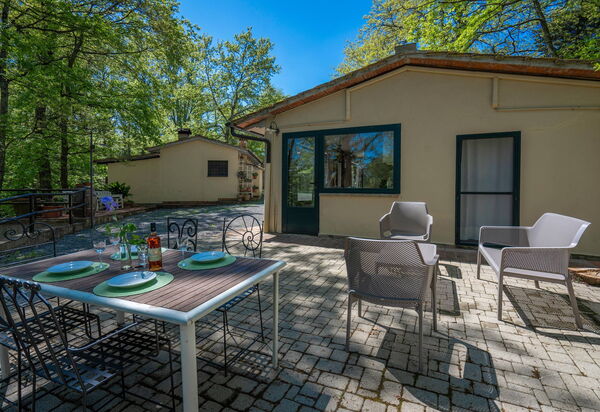 Grace Home, Pool, Wifi, Gambassi Terme: Autumn, Building Exterior, Spring, Summer