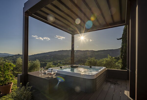 Villa Alessia Luxury: Autumn, Hot Tub, Spring, Summer