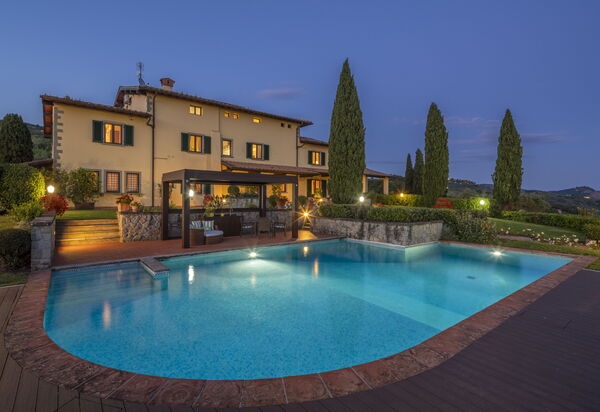 Villa Alessia Luxury: Autumn, Main Entrance, Spring, Summer