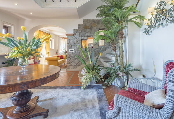 Villa Alessia Luxury: Autumn, Living Room, Spring, Summer