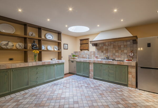 Villa Alessia Luxury: Autumn, Kitchen, Spring, Summer