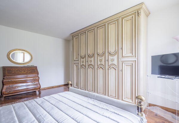Villa Alessia Luxury: Autumn, Bedroom, Spring, Summer