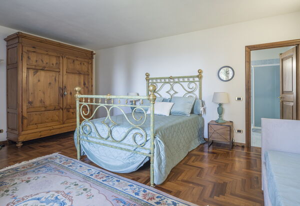 Villa Alessia Luxury: Autumn, Bedroom, Spring, Summer