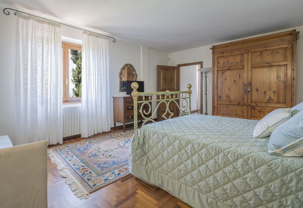Villa Alessia Luxury: Autumn, Bedroom, Spring, Summer