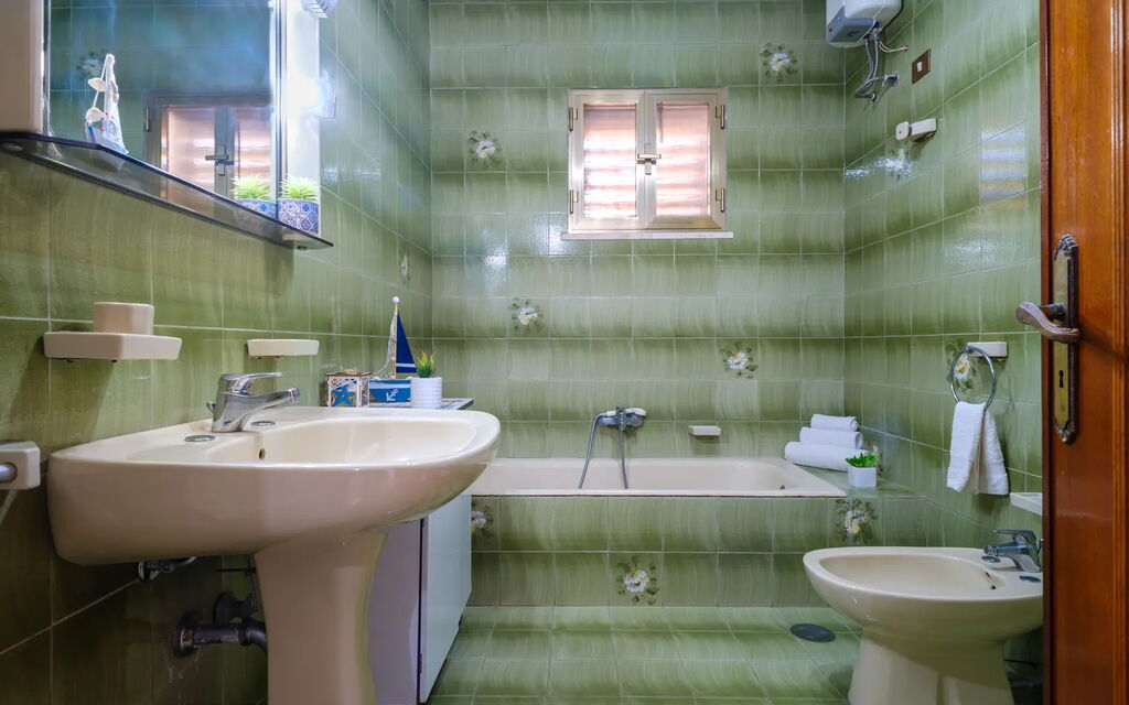 Alla Rosa Dei Venti - North Wind House: Autumn, Bathroom, Spring, Summer