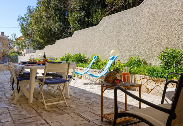 Villa Club Azzurro Porto Cesareo: Autunno, Estate, Giardino, Primavera