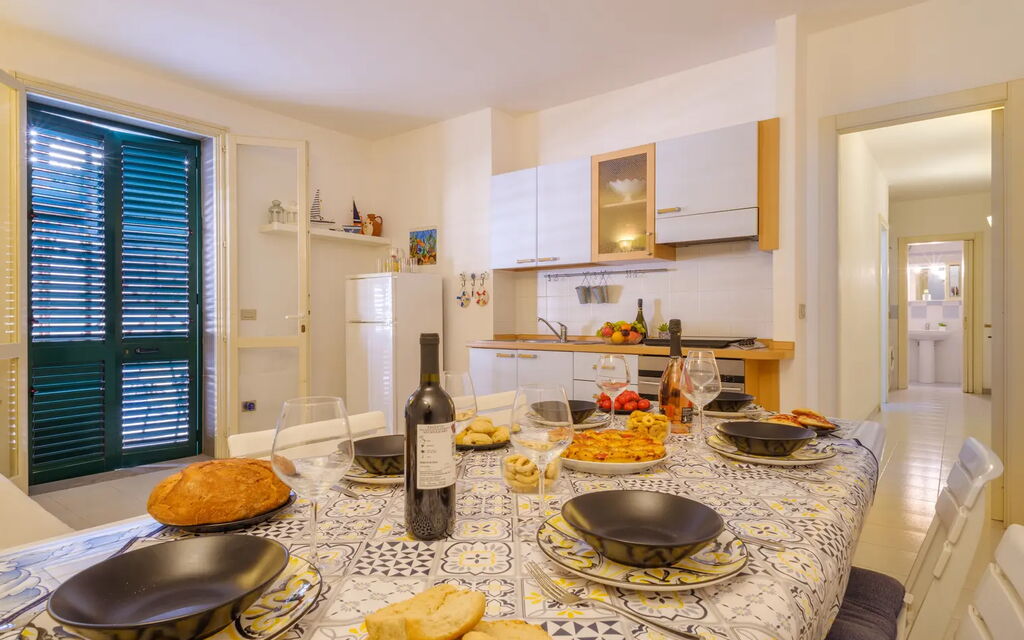 Villa Club Azzurro Porto Cesareo: Autumn, Kitchen, Living Room, Spring, Summer