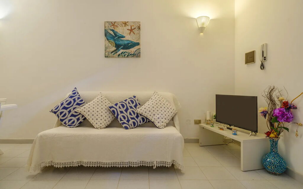 Villa Club Azzurro Porto Cesareo: Autumn, Kitchen, Living Room, Spring, Summer