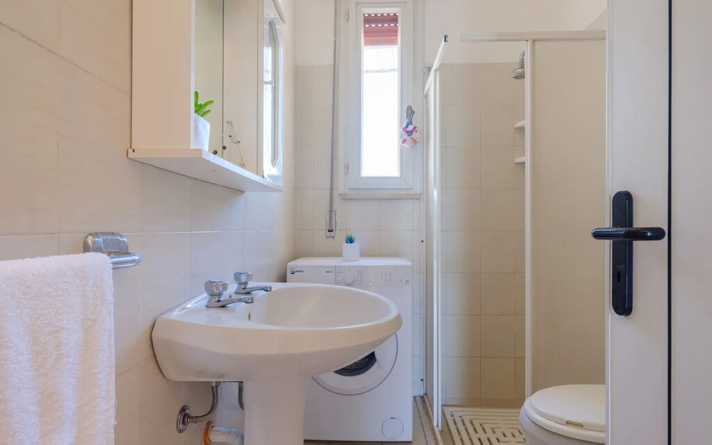 Casa Castiglione With Balcony: Autunno, Bagno, Estate, Primavera