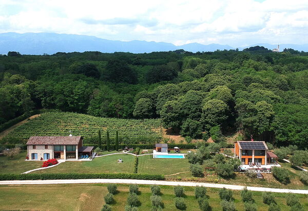 Villa Montello Pool, Jacuzzi, Ac, Wifi, Treviso: Autumn, Garden, Spring, Summer