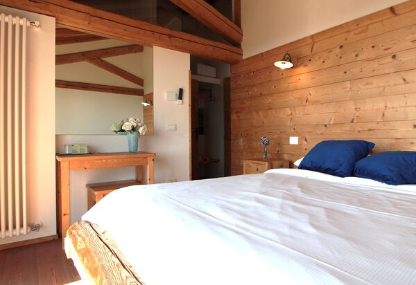 Villa Montello Pool, Jacuzzi, Ac, Wifi, Treviso: Autumn, Bedroom, Spring, Summer