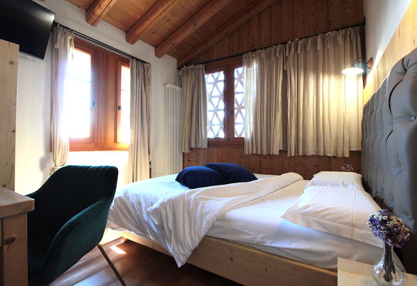 Villa Montello Pool, Jacuzzi, Ac, Wifi, Treviso: Autumn, Bedroom, Spring, Summer