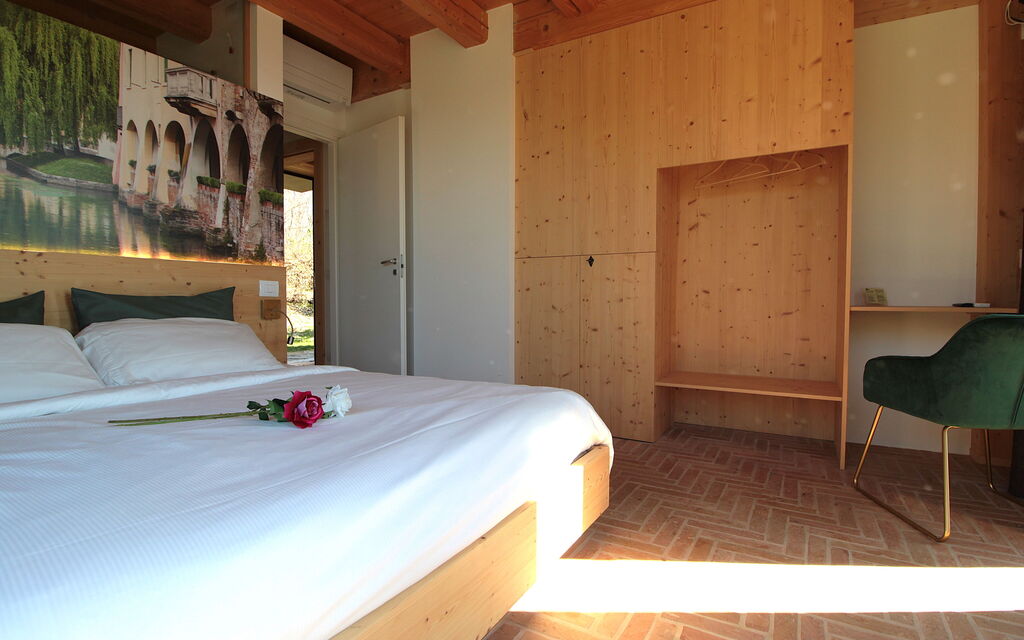 Villa Montello Pool, Jacuzzi, Ac, Wifi, Treviso: Autumn, Bedroom, Spring, Summer