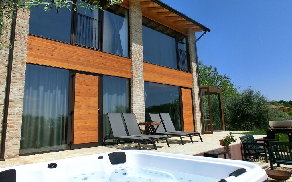 Villa Montello Pool, Jacuzzi, Ac, Wifi, Treviso: Autumn, Garden, Spring, Summer