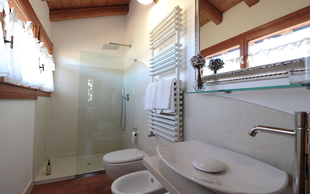 Villa Montello Pool, Jacuzzi, Ac, Wifi, Treviso: Autumn, Bathroom, Spring, Summer
