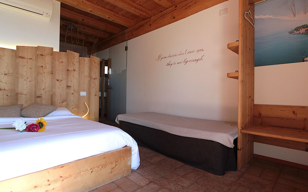 Villa Montello Pool, Jacuzzi, Ac, Wifi, Treviso: Autumn, Bedroom, Spring, Summer