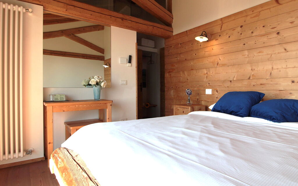 Villa Montello Pool, Jacuzzi, Ac, Wifi, Treviso: Autumn, Bedroom, Spring, Summer