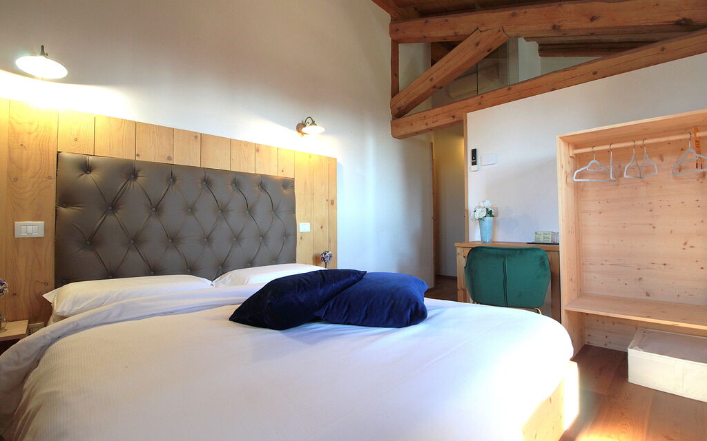 Villa Montello Pool, Jacuzzi, Ac, Wifi, Treviso: Autumn, Bedroom, Spring, Summer