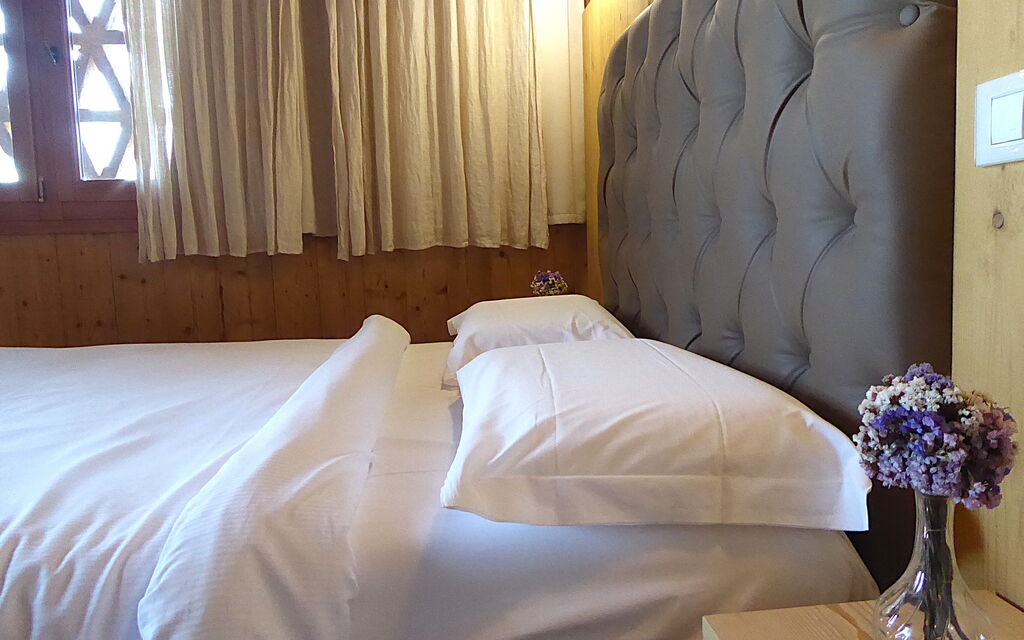 Villa Montello Pool, Jacuzzi, Ac, Wifi, Treviso: Autumn, Bedroom, Spring, Summer