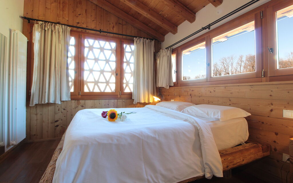 Villa Montello Pool, Jacuzzi, Ac, Wifi, Treviso: Autumn, Bedroom, Spring, Summer