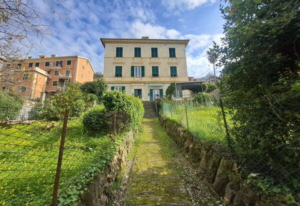 Central Design Flat With Parking, Bogliasco: Autumn, Main Entrance, Spring, Summer