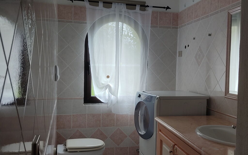 Belvedere Apartment Ac, Budoni: Autumn, Bathroom, Spring, Summer