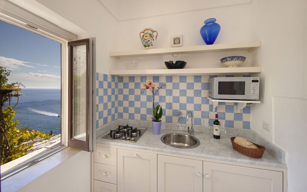 Torre Sponda - Cisterna Piccola, Private Beach: Autumn, Kitchen, Spring, Summer