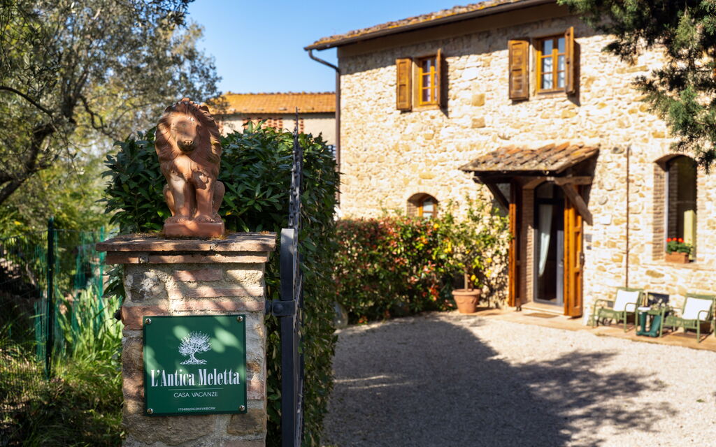 L'antica Meletta: all'aperto, Entrata Principale, Esterni