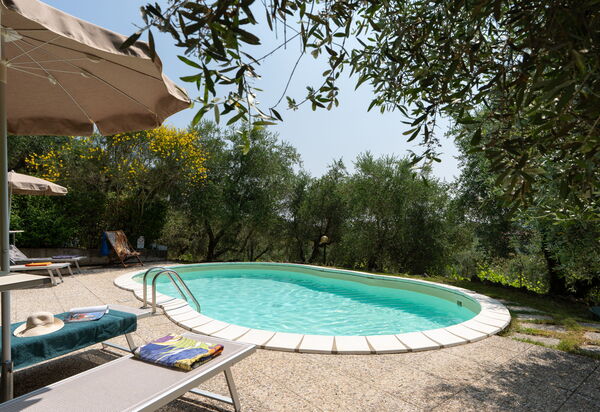 Casa Ceneruzzi: all'aperto, Esterni, Giardino, Piscina