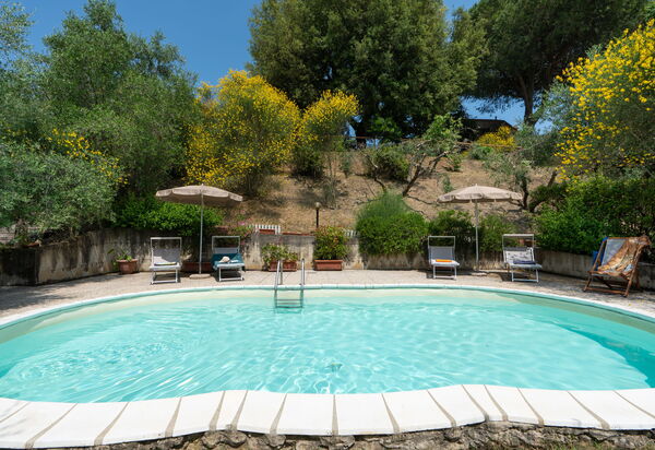 Casa Ceneruzzi: all'aperto, Esterni, Piscina