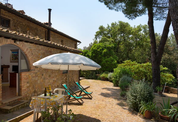 Casa Ceneruzzi: Entrata Principale, Esterni