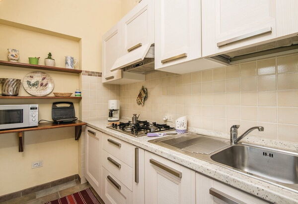 Casa Gelsomino: Autumn, Kitchen, Spring, Summer