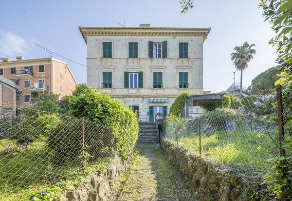 Central Cozy Nest With Parking, Bogliasco: Autumn, Building Exterior, Spring, Summer