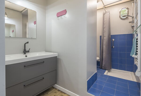 Central Cozy Nest With Parking, Bogliasco: Autumn, Bathroom, Spring, Summer