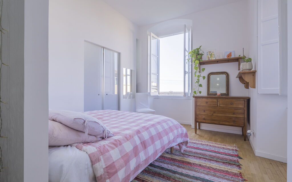 Central Cozy Nest With Parking, Bogliasco: Autunno, Camera da letto, Estate, Primavera