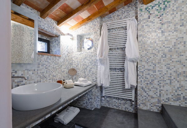 Mensano Old Town Apartment: Autunno, Bagno, Estate, Primavera