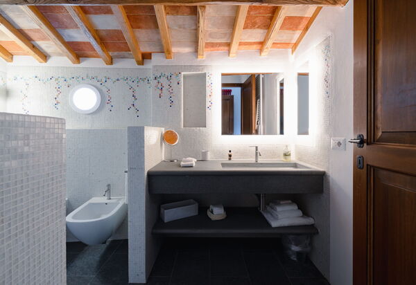 Mensano Old Town Apartment: Autunno, Bagno, Estate, Primavera